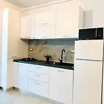 Alezi Apartment *